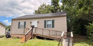 Renovated 2 Bedroom 1 full bath House! All new luxury vinyl flooring Gallery 1