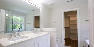 Room in 4 Bedroom Home at Edgerton Dr Gallery 50