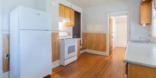 Large Centrally Located Home for Rent! Gallery 8