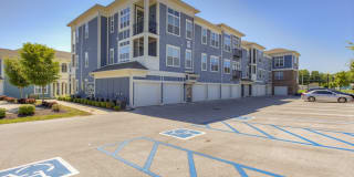 Linden Square Gallery 15