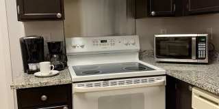 Room in 3 Bedroom Home at Tom Hunter Dr Gallery 41