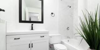 100 West Chestnut Apartments Gallery 27