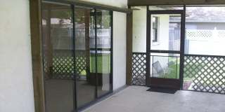 3/2 POOL Home- Beautiful Central Sarasota. Location, yard, pet-friendly!! Gallery 4