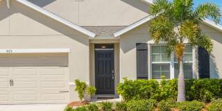 For Rent: Lakefront 4-Bedroom 2-Bathroom Home in Lakeside Palms Gallery 5