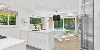 Stylish Condo in Desirable Alta Heights Neighborhood Gallery 5