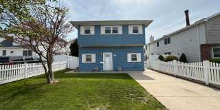 Spectacular 3 Bed/3 Bath Home in Long Beach! Gallery 1