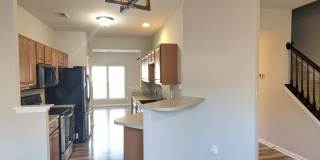 Townhome Close to I-485 and Shopping/Restaraunts Gallery 3