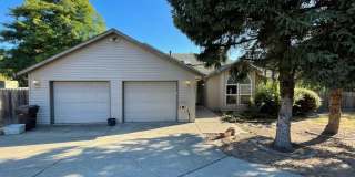 Don't Miss This West Linn Beauty! Formal Living Room~ Entertainer's Kitchen~ Double Fireplace~ Large Deck with Two Sliders~ Two Car Garage~ Large Fenced yard and MUCH MORE! Gallery 1