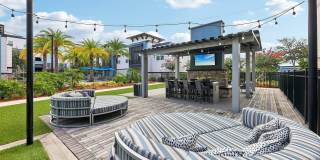 The Addison at Universal Boulevard Gallery 21