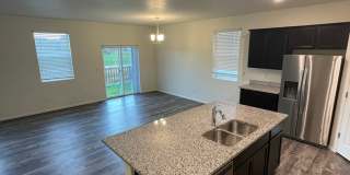 3 Bed 2 Bath House in Windsor! Gallery 5