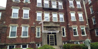 Charming 1 Bedroom-No Broker Fee Gallery 7