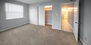 Williamsburg Square Gallery 6