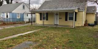 Charming 3 Bedroom/1 Bathroom Home with Carport - Dundalk! Gallery 1