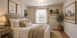 Creekwood Creekwood Gallery 1