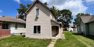 3 Bedroom 2 Bath Located Near Campus Gallery 1