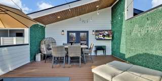 Gorgeous FULLY FURNISHED Home Just Off Charlotte Ave. Gallery 54