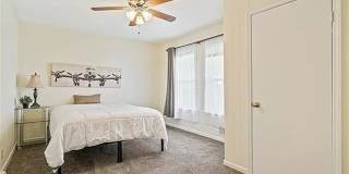 Spacious 3 Bed, 2 Bath Home with 1-Car Garage Near Downtown Kansas City Gallery 20