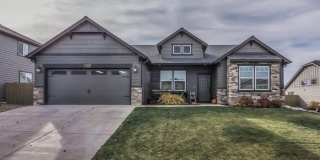 ***$1,000 OFF FIRST MONTH*** Beautiful SW Redmond 4 Bedroom Home! 4368 SW Umatilla Ave Gallery 1