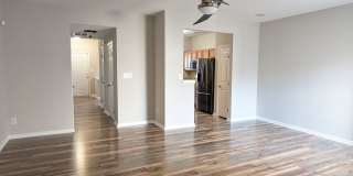 Townhome Close to I-485 and Shopping/Restaraunts Gallery 6