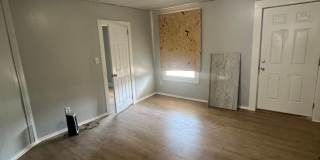 Newly renovated 2/1 in Portland! Gallery 4