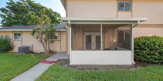 2 Bedroom Condo with One Car Garage Gallery 3