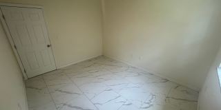 3Bd / 2Ba Duplex with GARAGE Gallery 12