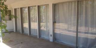 Spacious Duplex in South Redlands with Pool Access Gallery 10