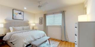 Hoskins 90 at Bishop Ridge Gallery 8