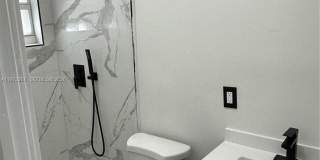 1270 NE 207th Ter Gallery 14