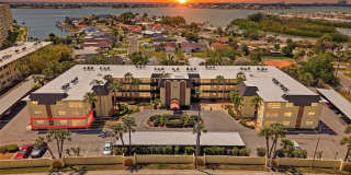 4780 COVE Circle Gallery 1