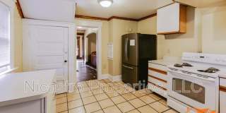 2097 Summit Street Gallery 21