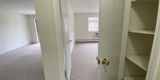385 Huse Road Gallery 39