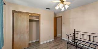 4505 Laplace Street Gallery 13