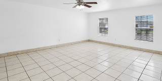 Charming 3 Bedroom in Pipers Meadow Gallery 5