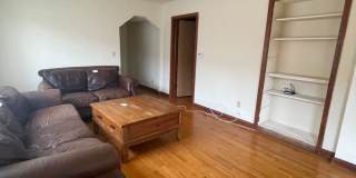 4 bedroom 1 1/2 bath single family house with yard. Gallery 26