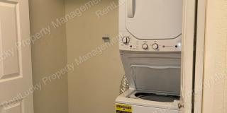 Cozy Kirkland Condo! 1 Bed, 1 Bath w/ Updated Kitchen and Additional Parking! Gallery 14
