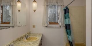 Vintage Charm Meets Modern Comfort in Fairbanks! Gallery 13