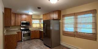 Beautiful 3 Bedroom Home in Normal! Gallery 4