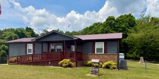 Loudon 37774 - COMING SOON! Available  by June 15th! 3 bedroom, 1 bath home - Contact Linda Meese (865) 591-6004 Gallery 1