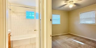 2 Bedroom in Lindley Park close to UNCG Gallery 8