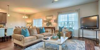 3/BR luxury carriage home for rent FULLY FURNISHED Gallery 1