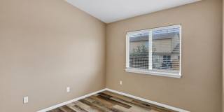 Two Bedroom Near The Powers Corridor Gallery 39