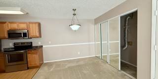 Belleair Village Condo 1/1 Open floor plan Gallery 6
