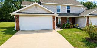 Golfview Gardens Neighborhood - Massive 4 bedroom Unit Gallery 1