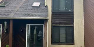 2bed 1.5 Bath Townhouse Gallery 1