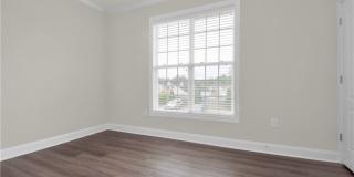 1908 Harcourt Circle Gallery 17