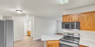 Minutes to Downtown********** Rent $1525/month*********Peaceful Living Gallery 12