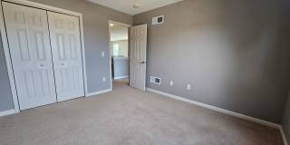 3 Bedroom Duplex in Normal! Gallery 15