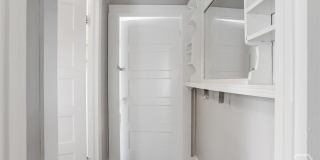 1023 W 37th Street Gallery 13