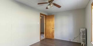 112 E Grove Street Gallery 9